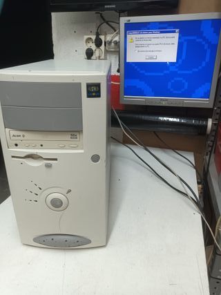 n-20, PC retro Pentium III, 800MHz con Windows 98