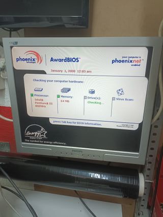 n-20, PC retro Pentium III, 800MHz con Windows 98