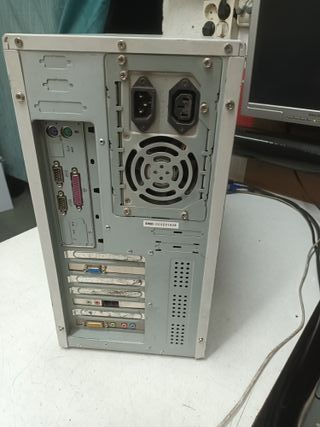 n-20, PC retro Pentium III, 800MHz con Windows 98