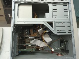 n-20, PC retro Pentium III, 800MHz con Windows 98