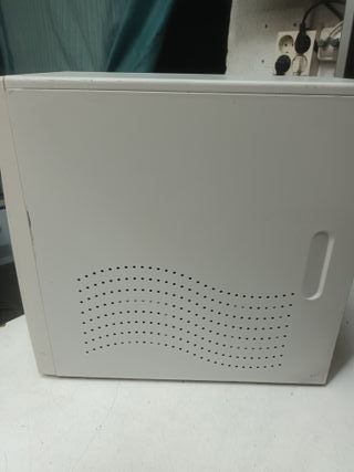 n-20, PC retro Pentium III, 800MHz con Windows 98