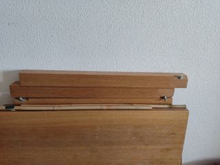 Mesa de madera cuadrada