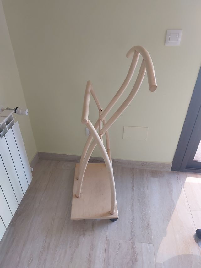 Galán de noche de madera