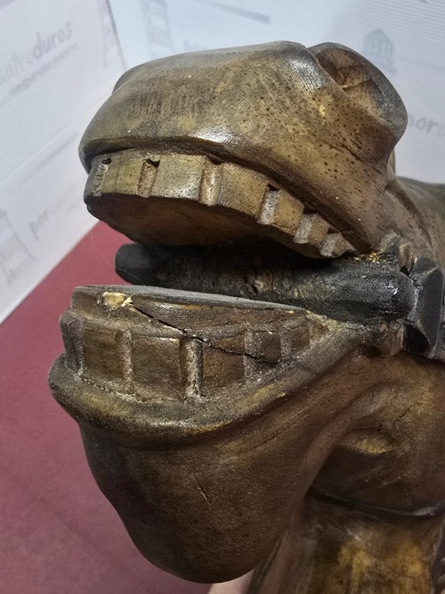Busto Cabeza de Caballo Madera Talla