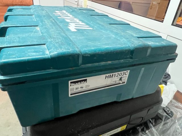 Martillo Makita HM1203C
