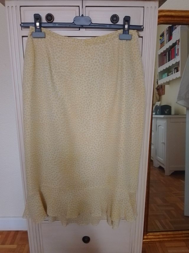Falda estampada beige y amarilla