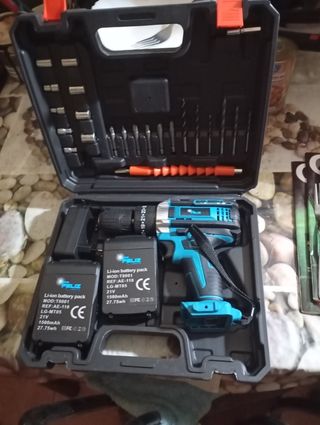 Maletín Taladro FELIZ con 2 Baterías y Brocas