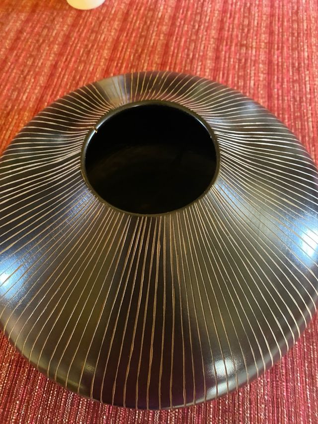 Vaso in legno decorato