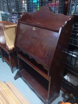Buró de madera
