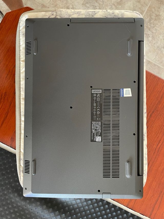 Portátil Lenovo V130-15 IKB Negro