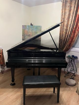 Piano de cola Essex designed by STEINWAY & SONS