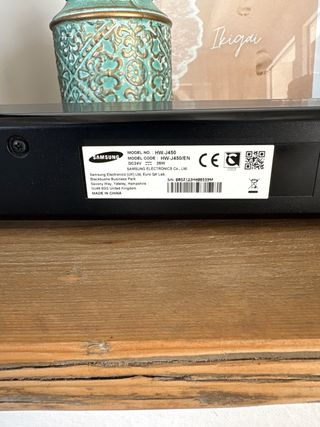 Barra de Sonido Samsung Negra 84 cm con mando
