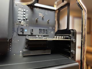 Mac Pro 24n 192GB RAM 2x W5700X 16GB