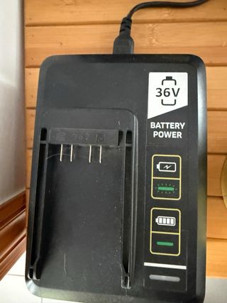 Batería Karcher 36V 2.5Ah y cargador.