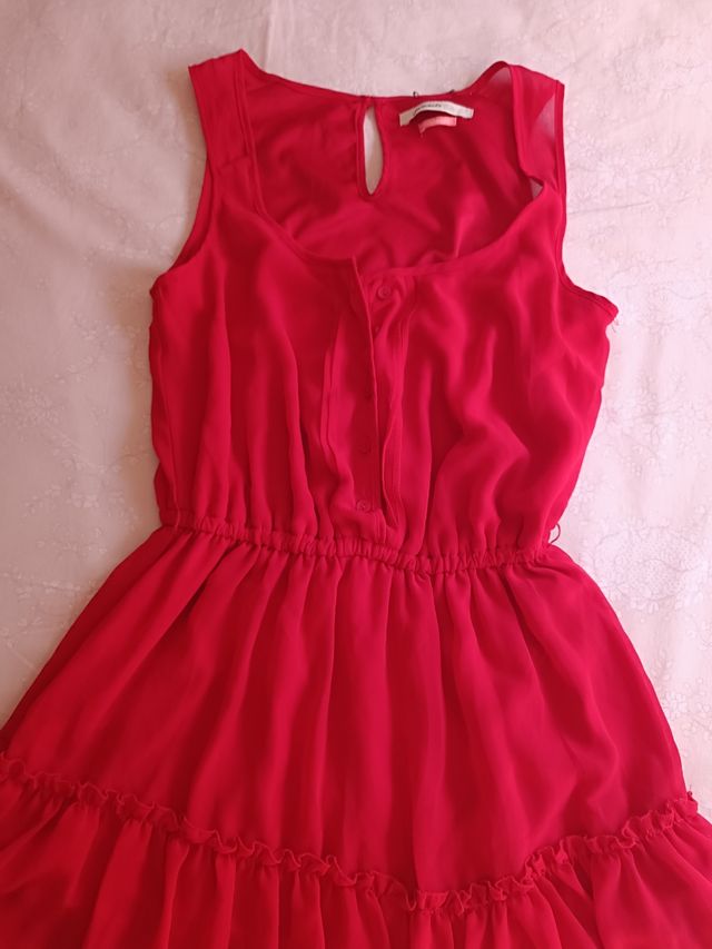 Vestido rojo fluido sin mangas