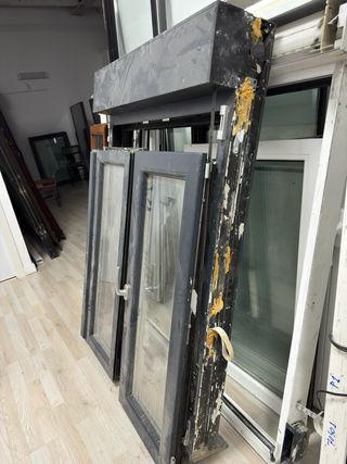Ventana PVC Negra