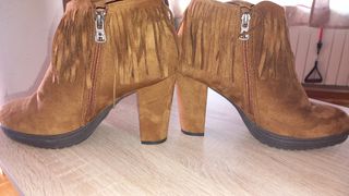 Botines Refresh con flecos marrones