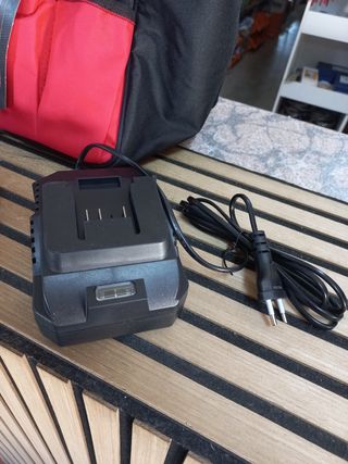 Radial a batería Stayer + Batería + Cargador + Bol