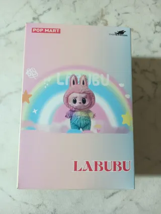 Labubu arcobaleno
