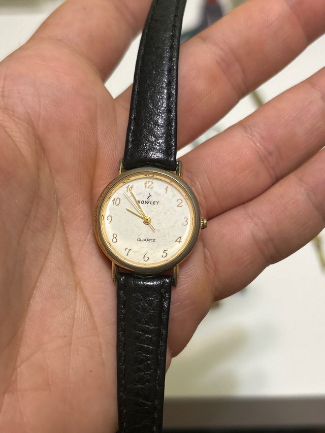 Orologio con cinturino nero al quarzo Nowley