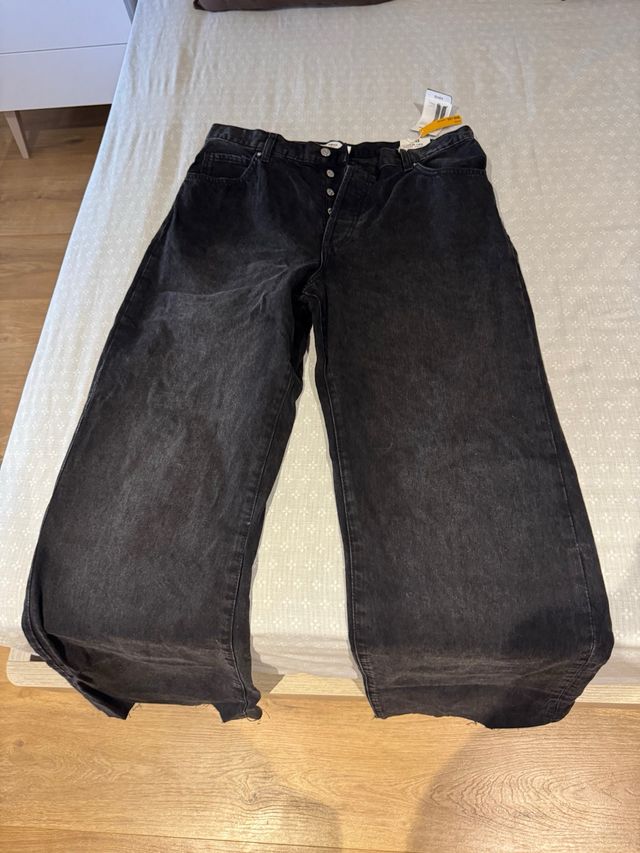 Pantalón tejano ancho negro