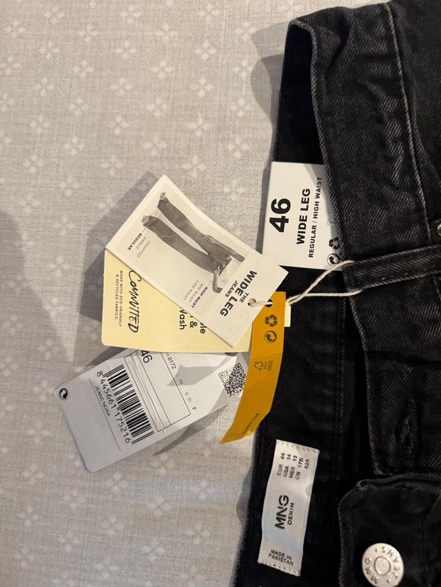 Pantalón tejano ancho negro