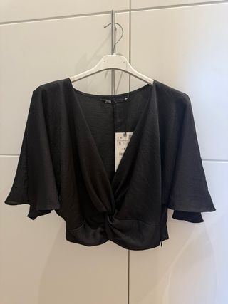 Crop top negro Zara