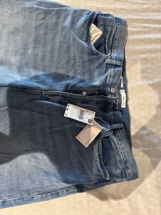 Pantalón tejano ancho