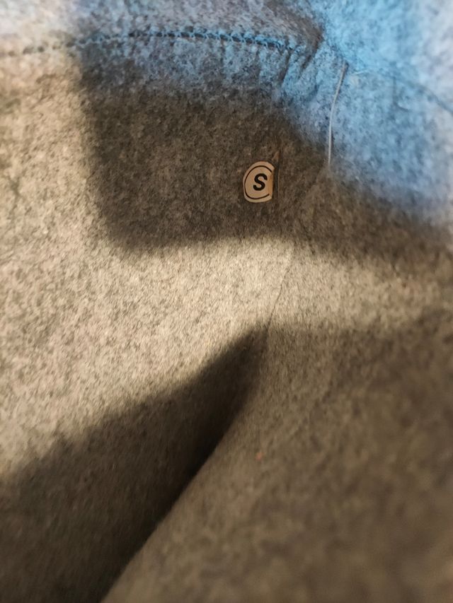 Cappello tirolese grigio con corda rosa