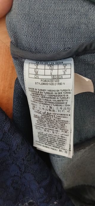 Cazadora vaquera Guess con encaje