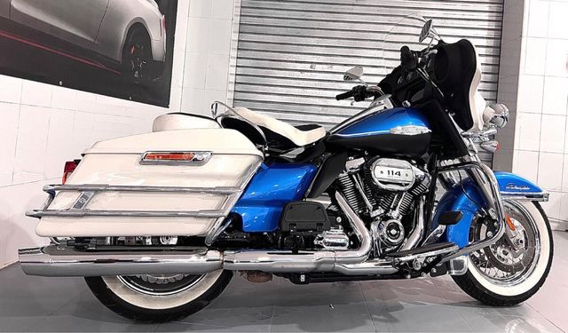 Harley Davidson Electra Glide 114 -9/2021 y 5.000k