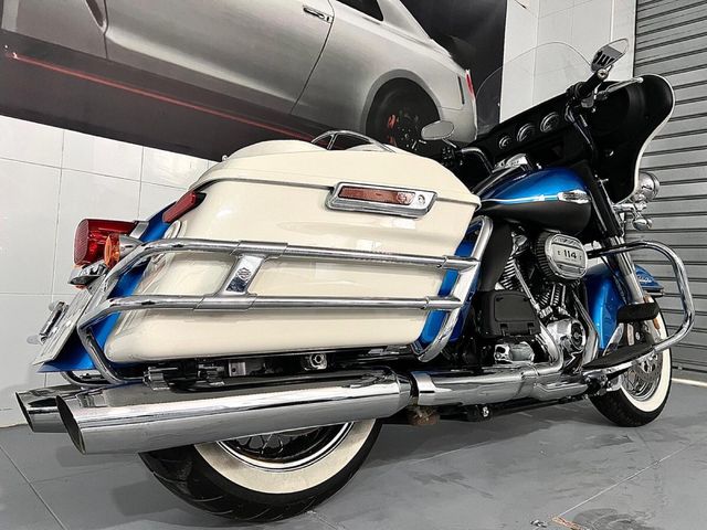 Harley Davidson Electra Glide 114 -9/2021 y 5.000k