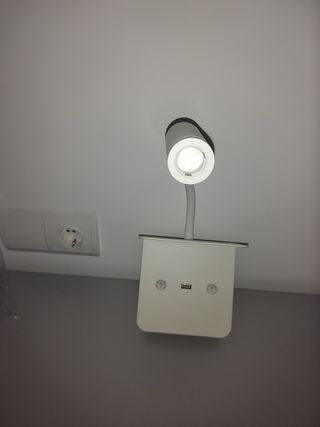 Lámpara de lectura LED con USB