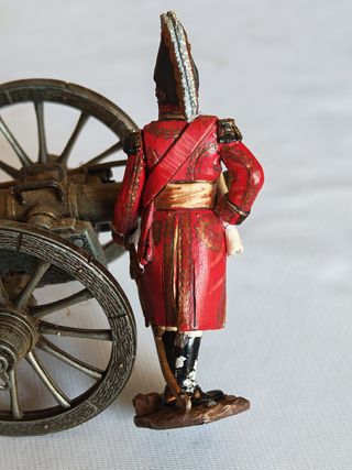 Figuras de plomo: Soldado y cañón