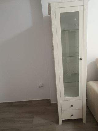Vitrina de cristal y madera nueva