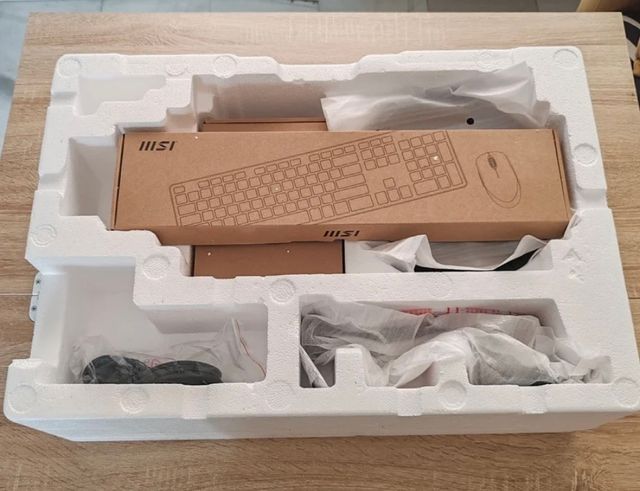 MSI AIO PC All-In-One i3 13100 27" Nuevo