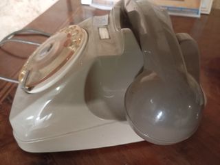 Telefono vintage grigio