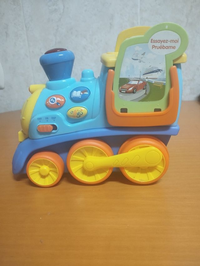 Tren de juguete con sonidos