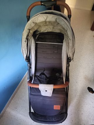 Carrito de bebé con capota y funda