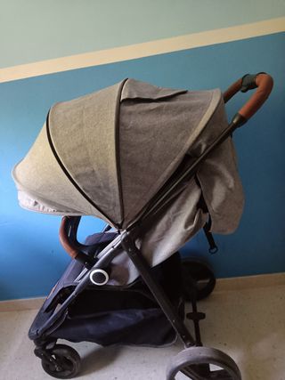 Carrito de bebé con capota y funda
