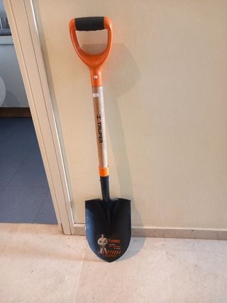 Pala Truper T-2000
NUEVA SIN USO