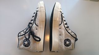 Converse Chuck Taylor Edición Limitada con peluche