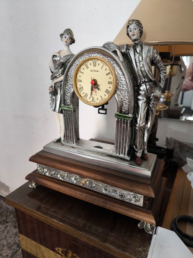 Reloj Vintage con Cajón