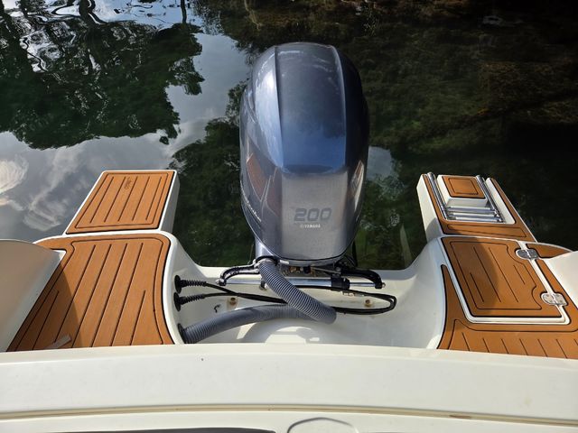 PACIFIC CRAFT 670 200CV