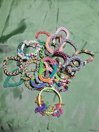 Lote de pulseras de gomitas hechas a mano
