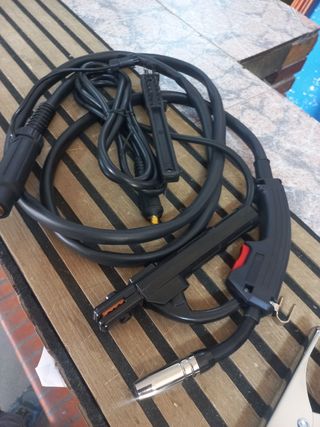 Soldadora Hilo MIG 131 120A sin gas + bobina