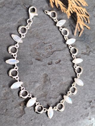 Pulsera Plata de Ley Piedra Luna. Diseño