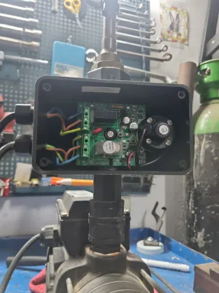 Bomba y control presion agua sanitaria