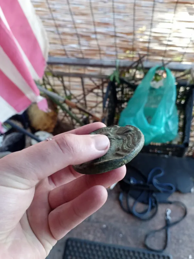 Moneta Romana Stile Minerva/Toro