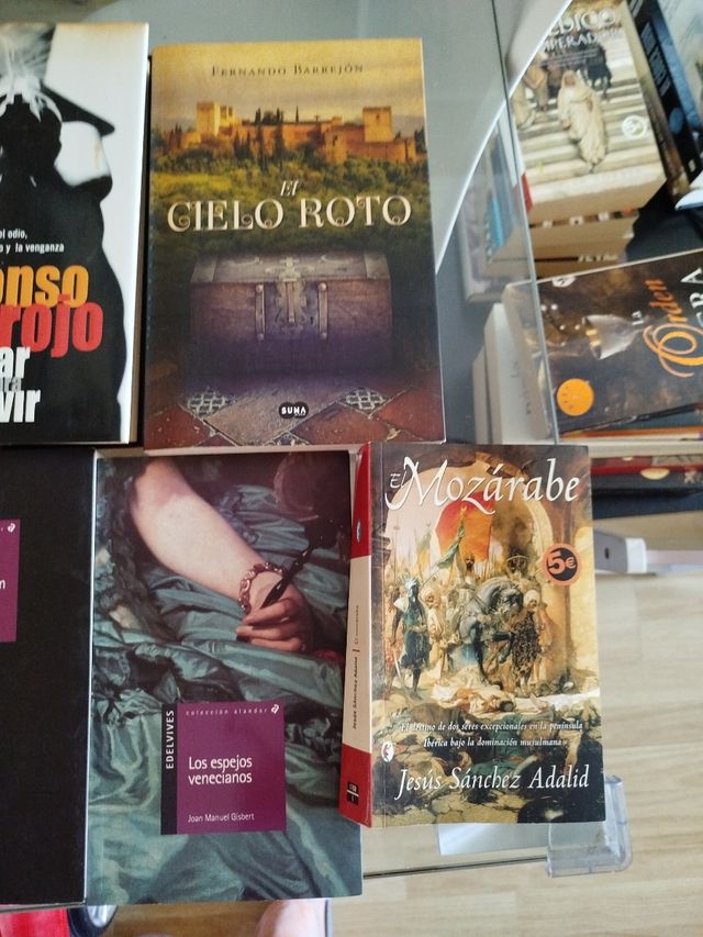 Lote de 4 libros: Equisofia, Enigmas Históricos, E